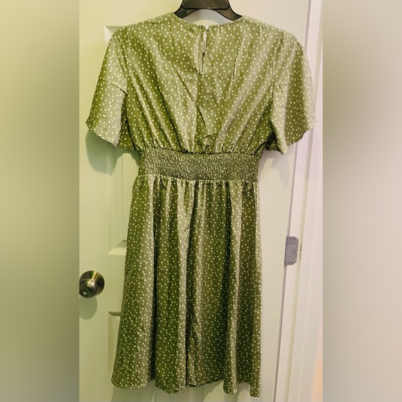 Gomorn size Medium Dress Green with white Hearts Flutter Sleeves - Picture 2 of 8